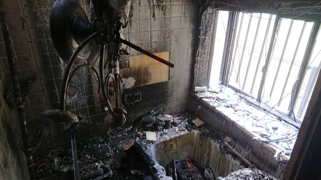 全焼一軒家@内観撮影メイン150枚(外観ビフォーアフターあり)