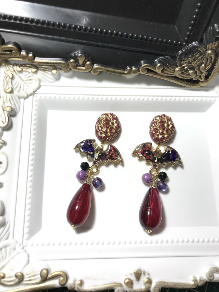 【吸死】ボタニカル蝙蝠アクセサリー