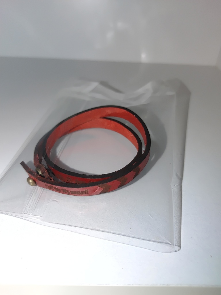 仔犬の本分革製ブレスレット