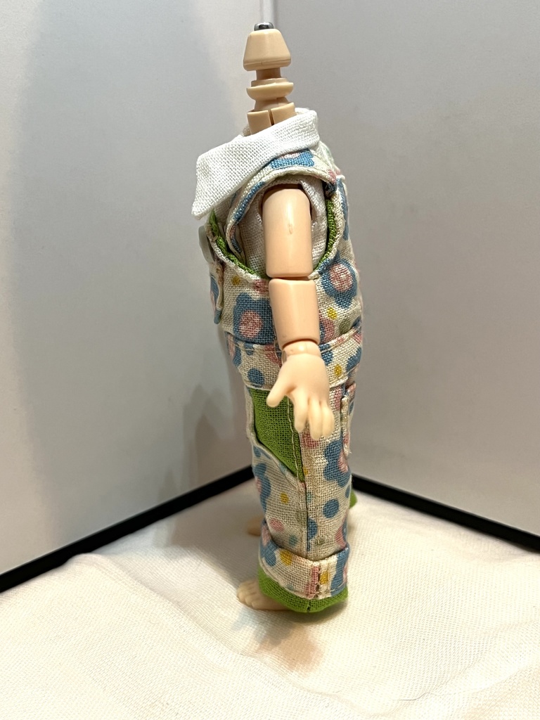 花柄オーバーオール