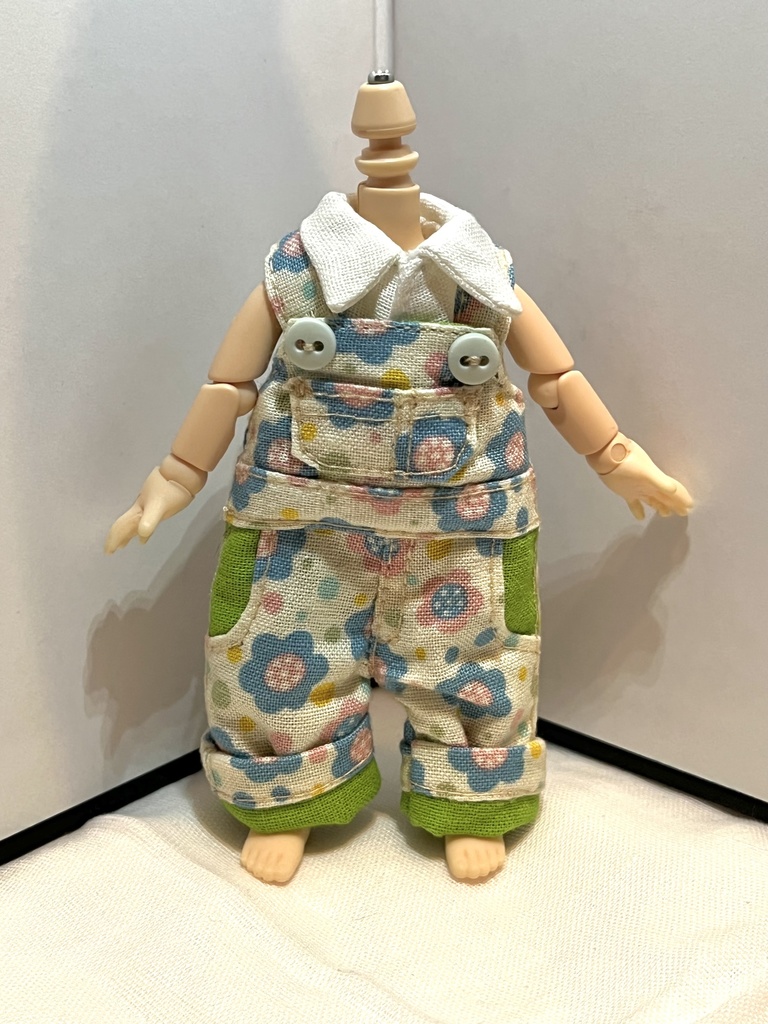 花柄オーバーオール