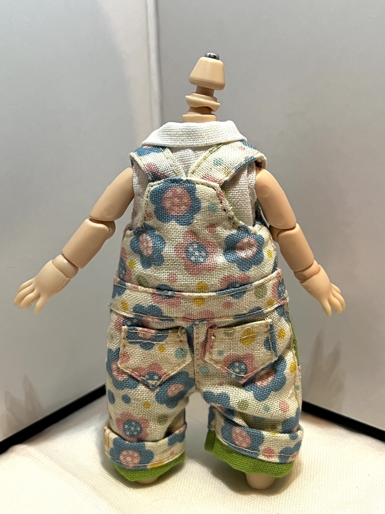 花柄オーバーオール