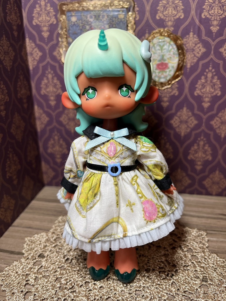 ジュエルワンピース白※胸元猫バージョン