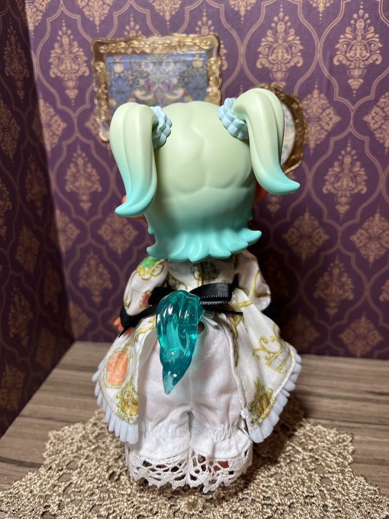 ジュエルワンピース白※胸元猫バージョン