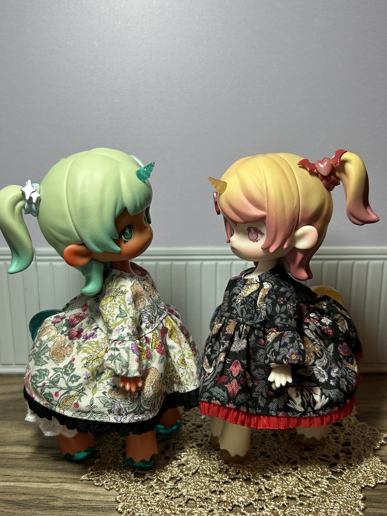森のいちごワンピース