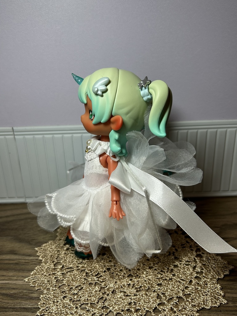 雪金魚のドレス