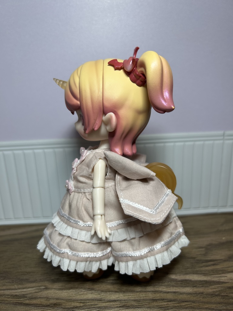 くすみピンクの乙女のワンピース