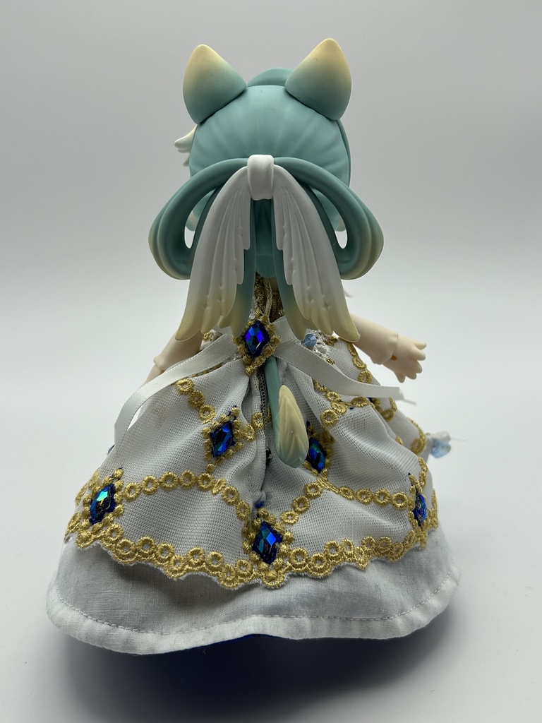 宝石姫のドレス（白）