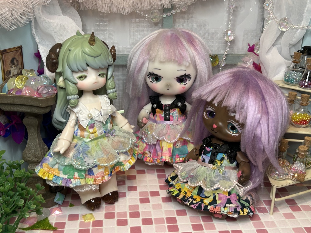 リボンいっぱいエプロンワンピース（綿綿）