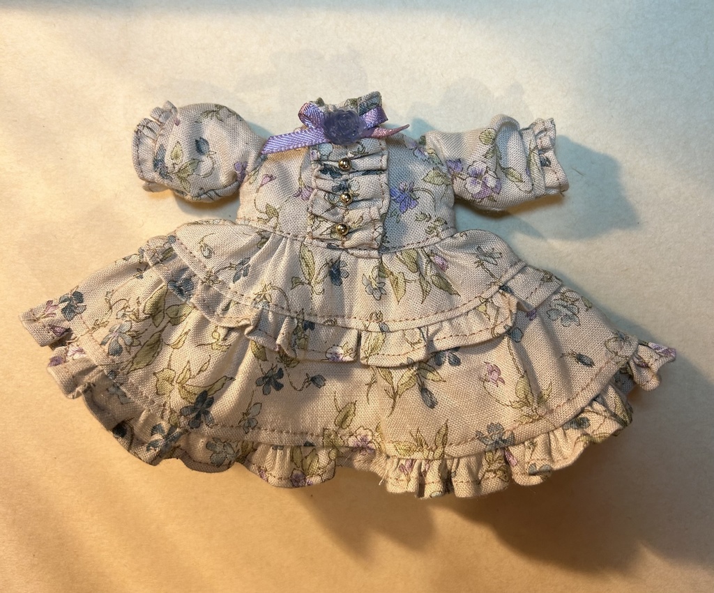 1/12大きめサイズ　お嬢様ワンピース