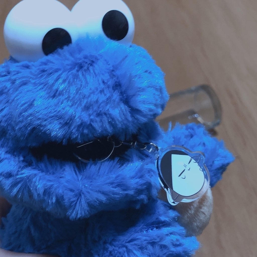 泣きおかめのアクリルキーホルダー