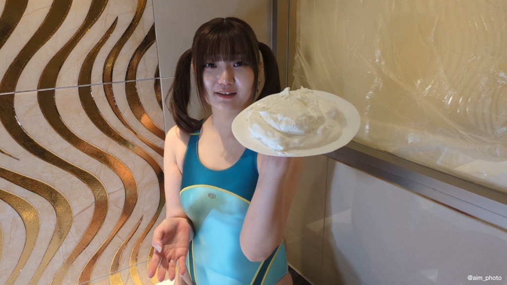 競泳水着でパイまみれ（ばにたんさん編）