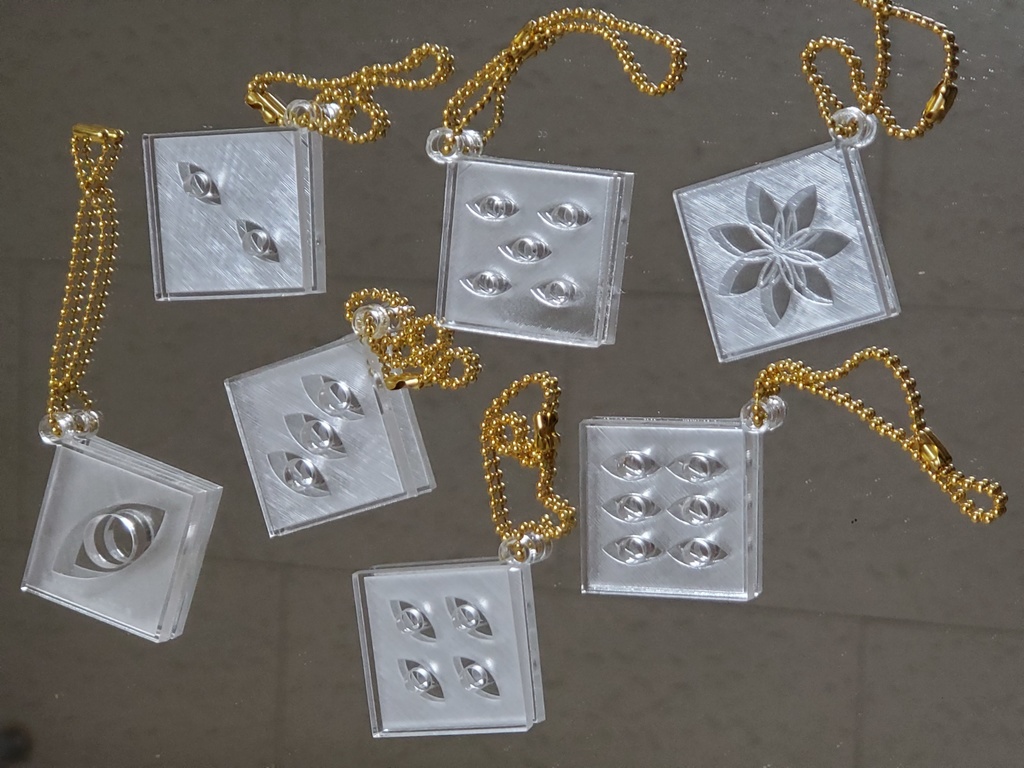 アクリル彫刻出目キーホルダー