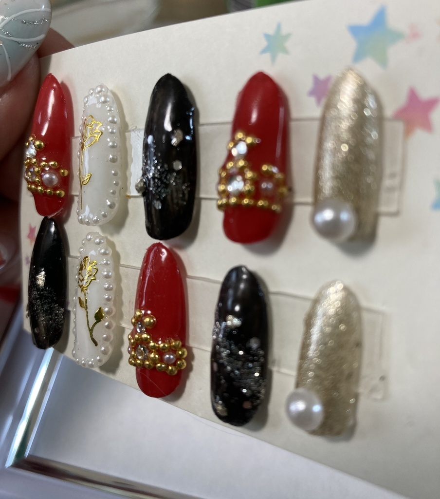 ネイルチップ~赤、黒~