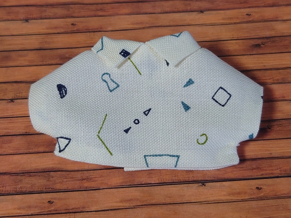 幾何学模様シャツ(10cmぬい用)