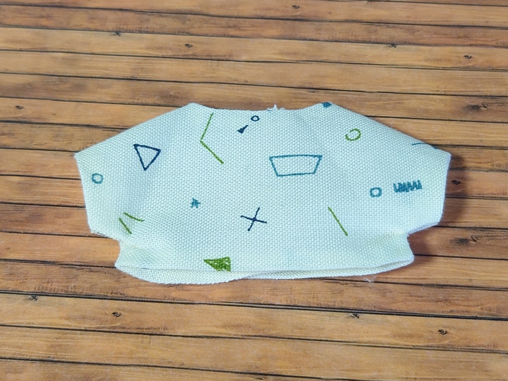 幾何学模様シャツ(10cmぬい用)
