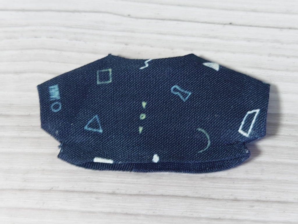 幾何学模様シャツ(10cmぬい用)