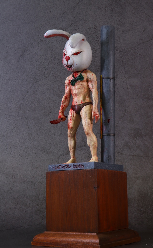 【 感染兎 】 1/20 ガレージキット