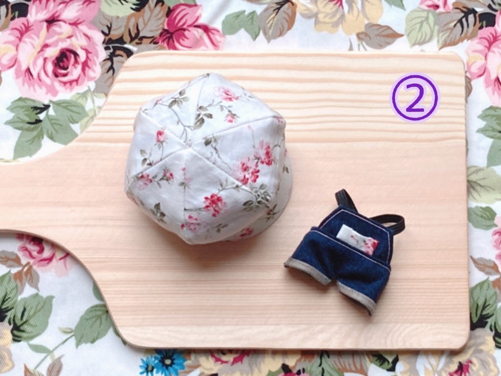 キャスケット&サロペットのセット