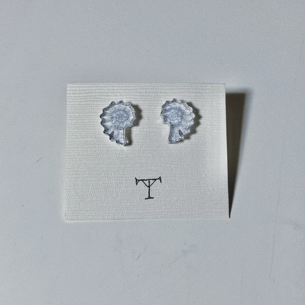 アンモナイトピアス
