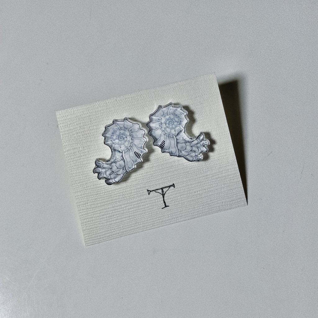アンモナイトピアス（大）
