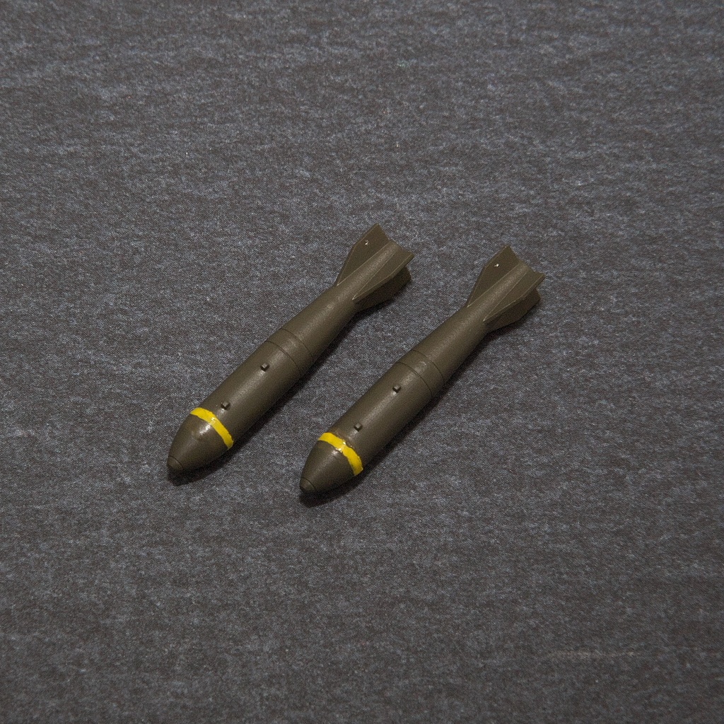 【在庫品】1/72スケール フランス Type25 爆弾 2本（プラスチックモデル用品）