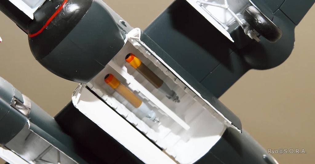 【受注生産品】1/72スケール P2V-7 爆弾倉 1セット(プラスチックモデル用品)