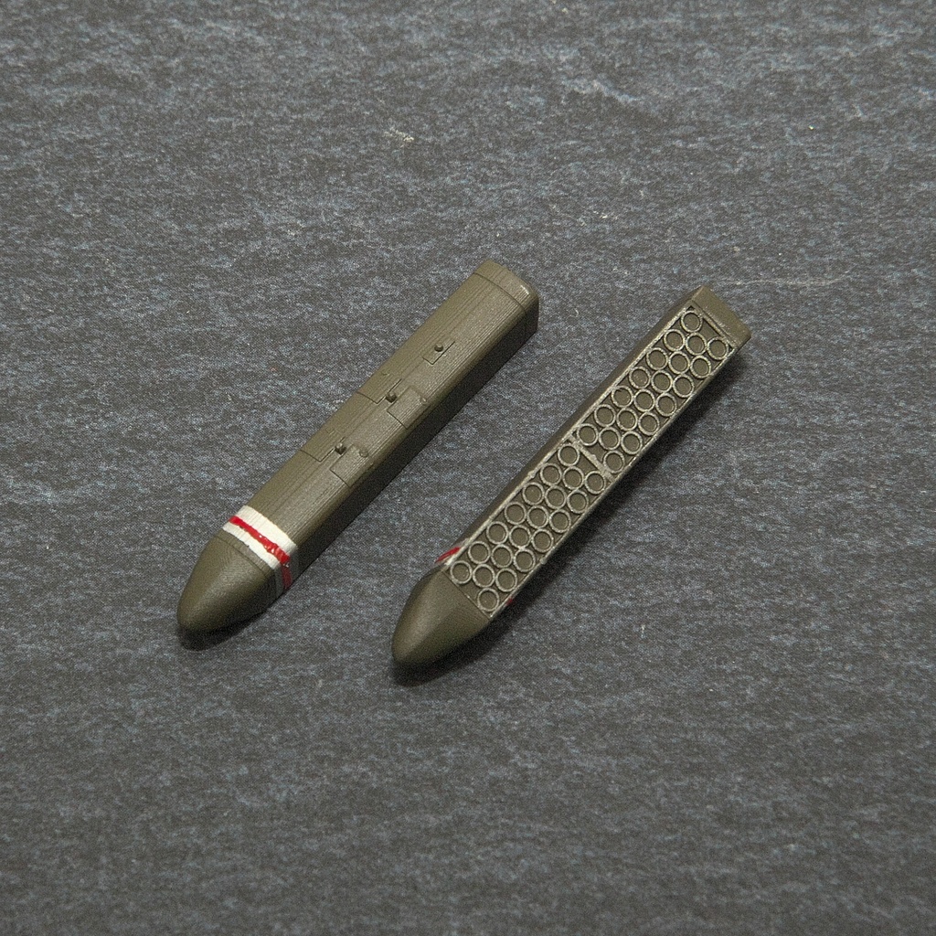 【在庫品】1/72スケール SUU-13 ディスペンサー 2本(プラスチックモデル用品)
