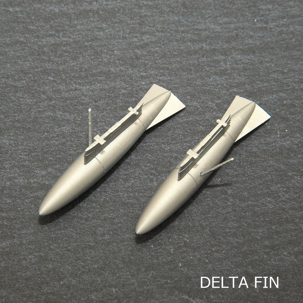 【在庫品】1/72スケール F-86F インボード用120gal増槽 非強制射出式 + フェリービームパイロン 左右セット(プラスチックモデル用品)