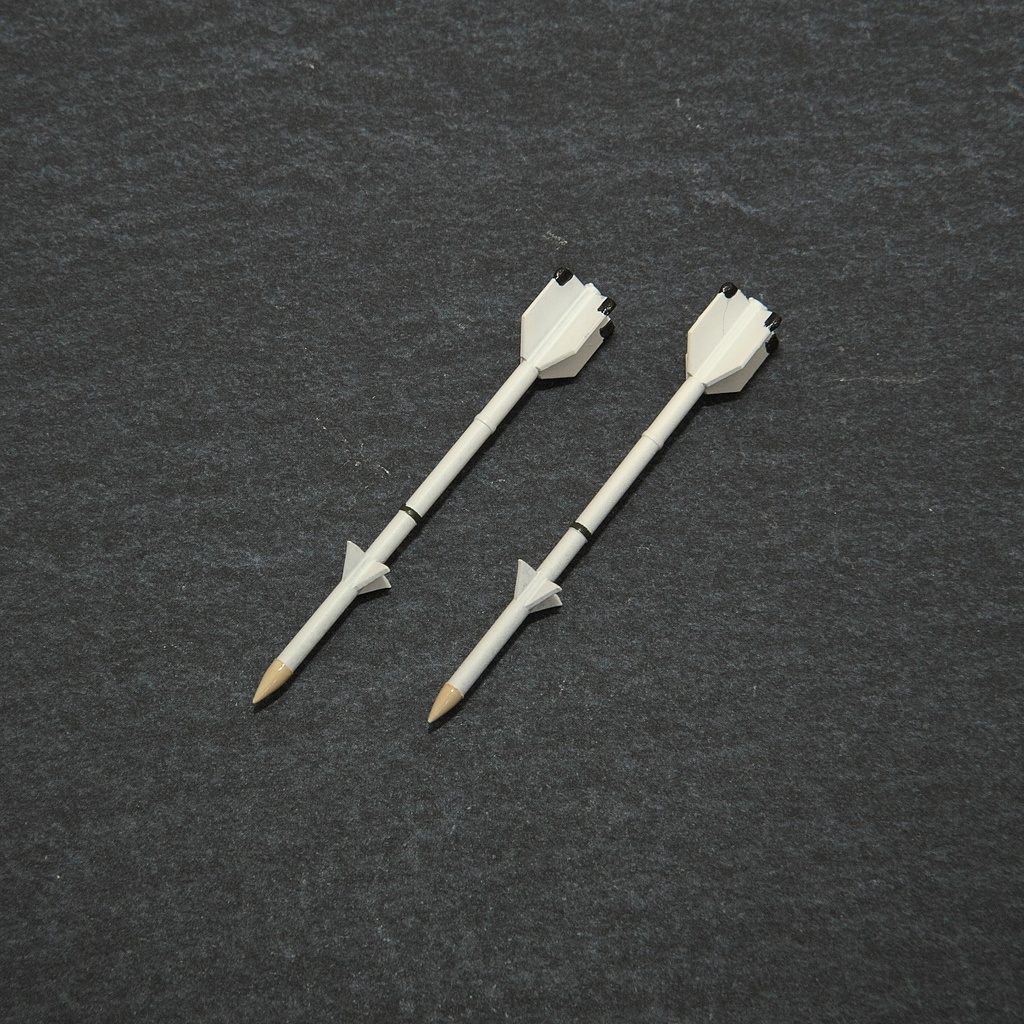 【在庫品】1/72スケール R-3R (AA-2) 2本（プラスチックモデル用品）