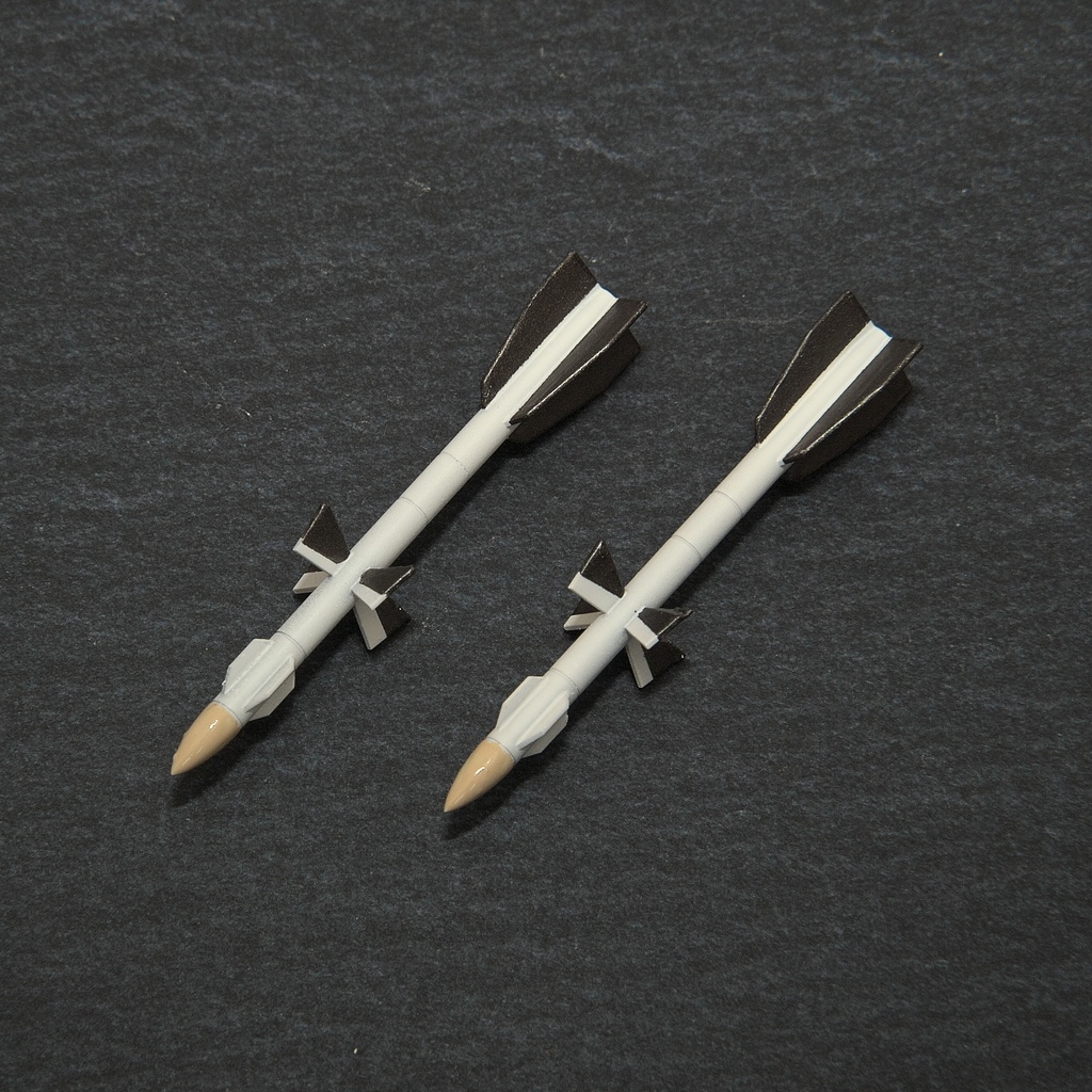 【在庫品】1/72スケール R-27R (AA-10) 2本（プラスチックモデル用品）