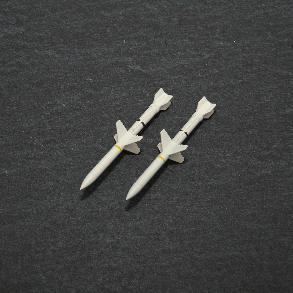 【在庫品】1/72スケール AGM-45 w/ LAU-34 2本(プラスチックモデル用品)