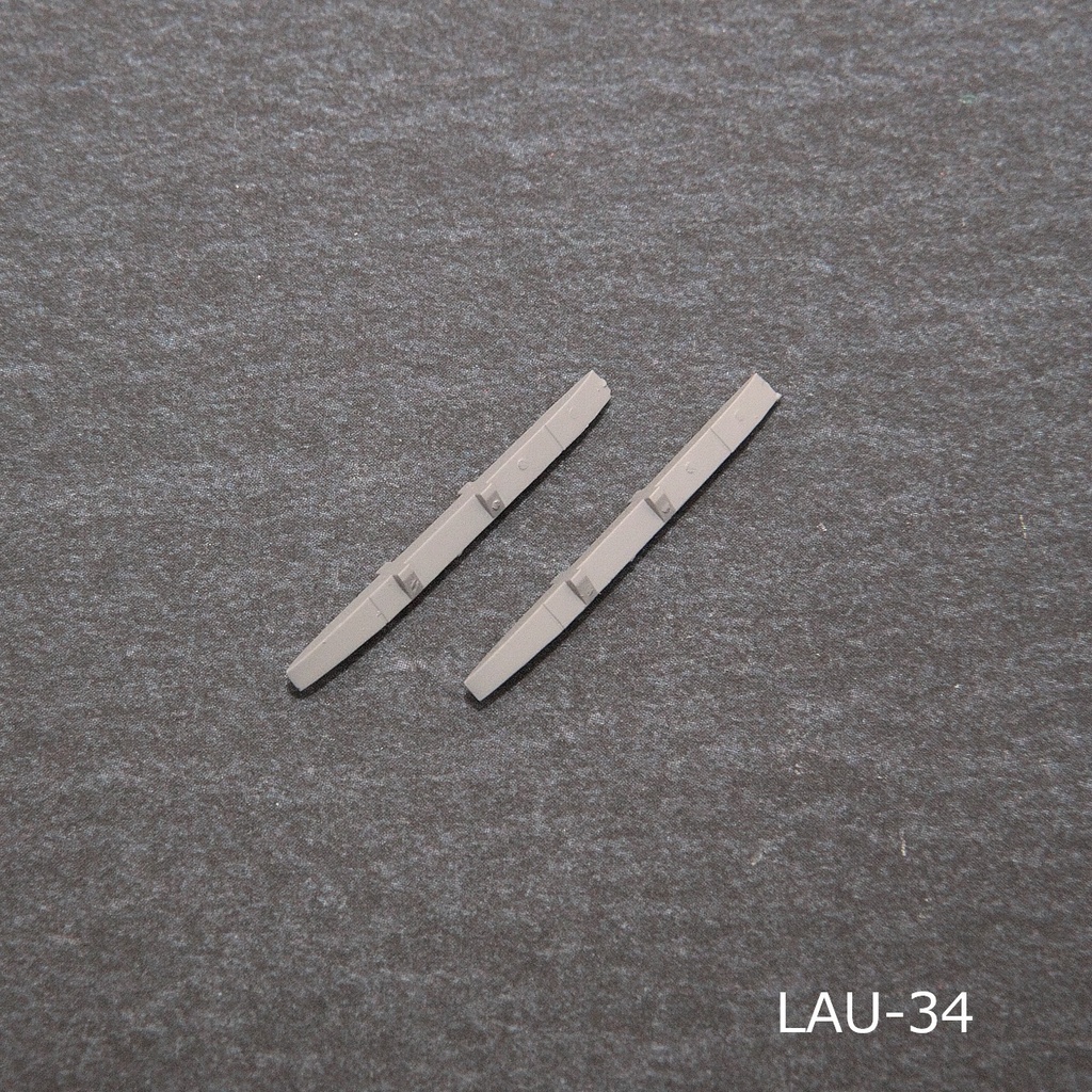 【在庫品】1/72スケール AGM-45 w/ LAU-34 2本(プラスチックモデル用品)