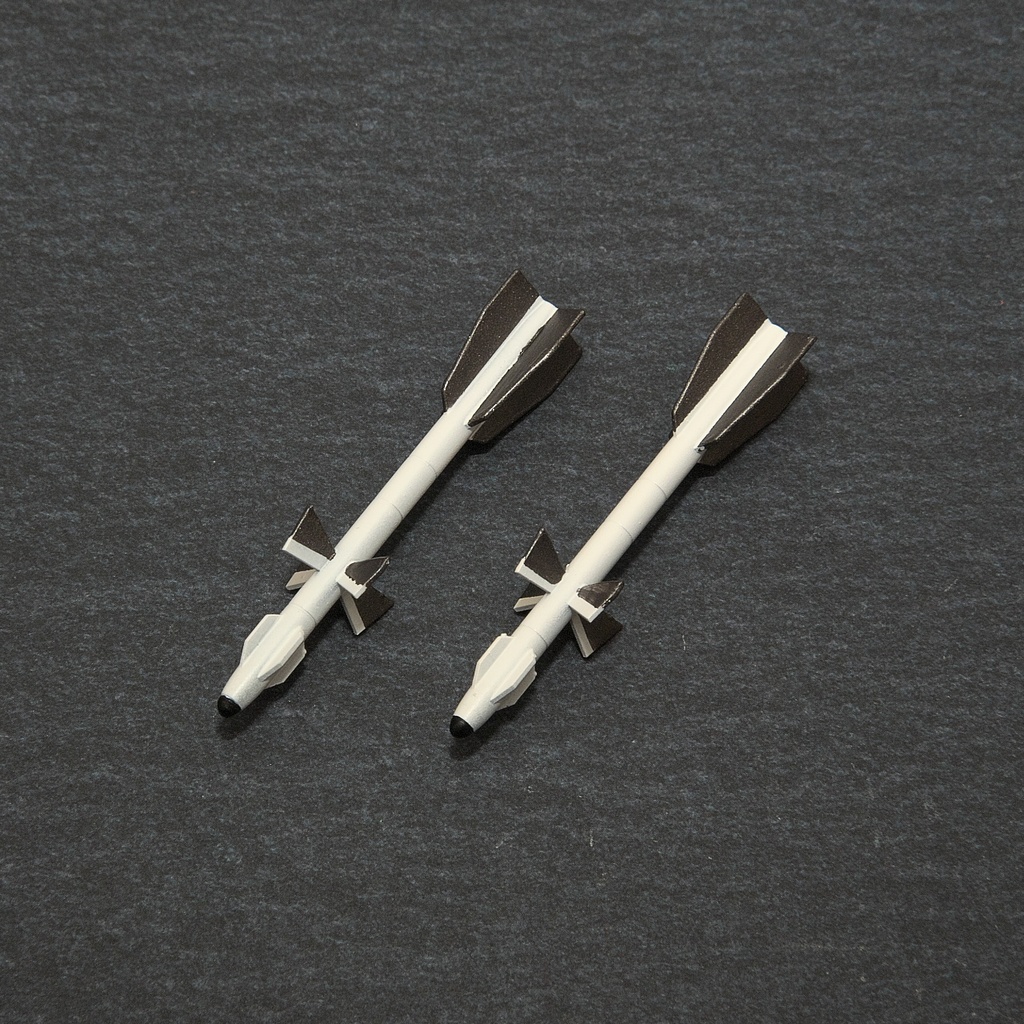 【在庫品】1/72スケール R-27T (AA-10) 2本(プラスチックモデル用品)