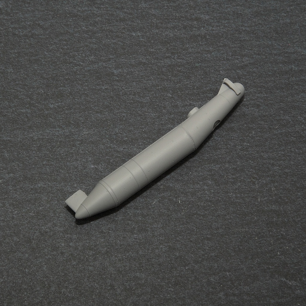 【在庫品】1/72スケール PTB-1500 MiG-29用増槽 1本（プラスチックモデル用品）