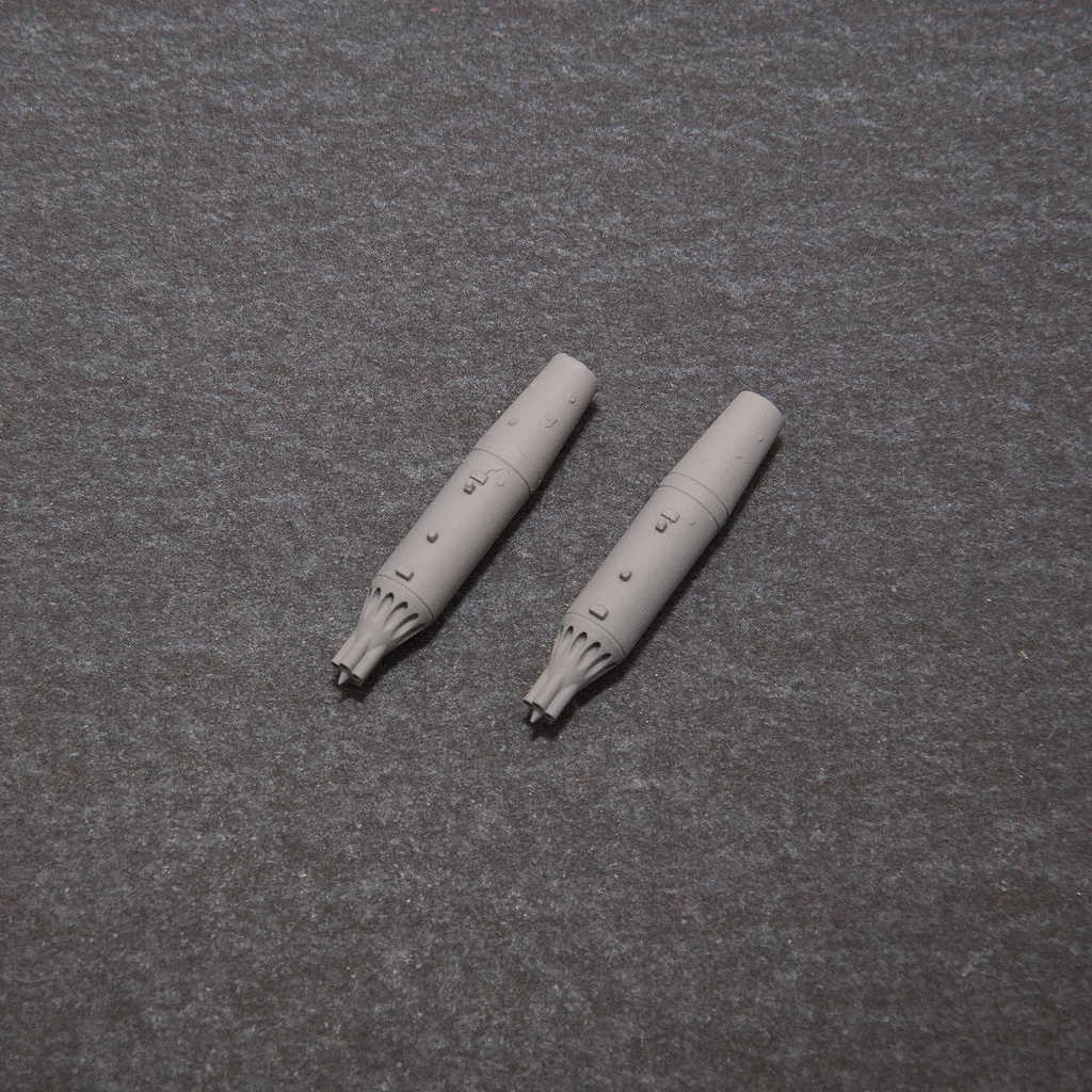 【在庫品】1/72スケール UB-16-57UMP ロケットポッド 2本(プラスチックモデル用品)