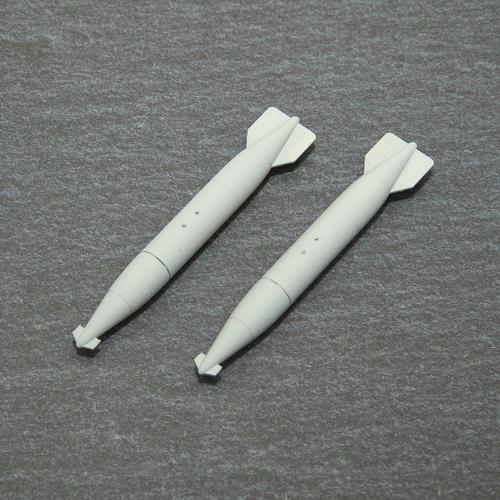 【在庫品】1/72スケール PTB-800 Su-17/25用増槽 2本(プラスチックモデル用品)