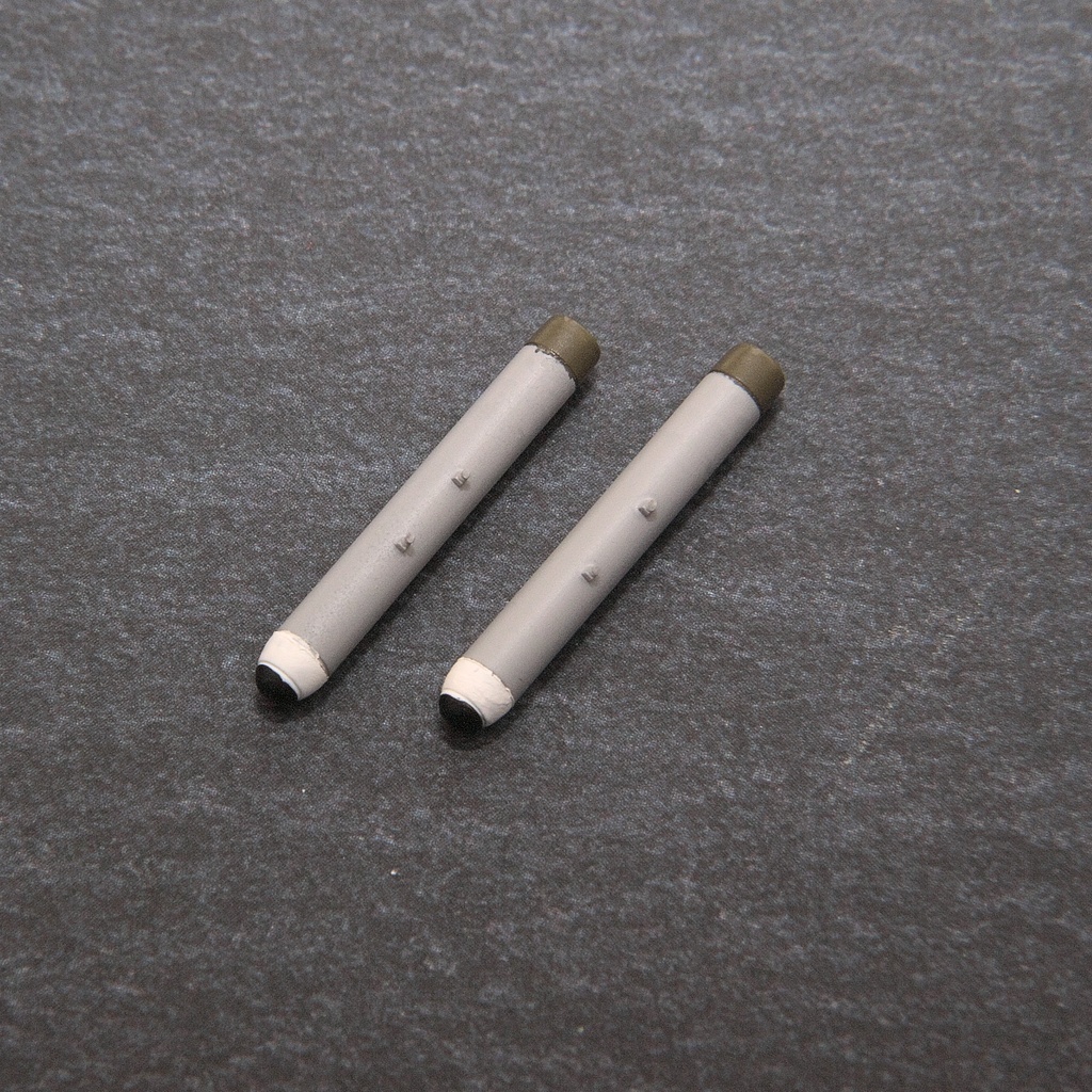 【在庫品】1/72スケール LAU-5002 ロケットポッド 2本(プラスチックモデル用品)