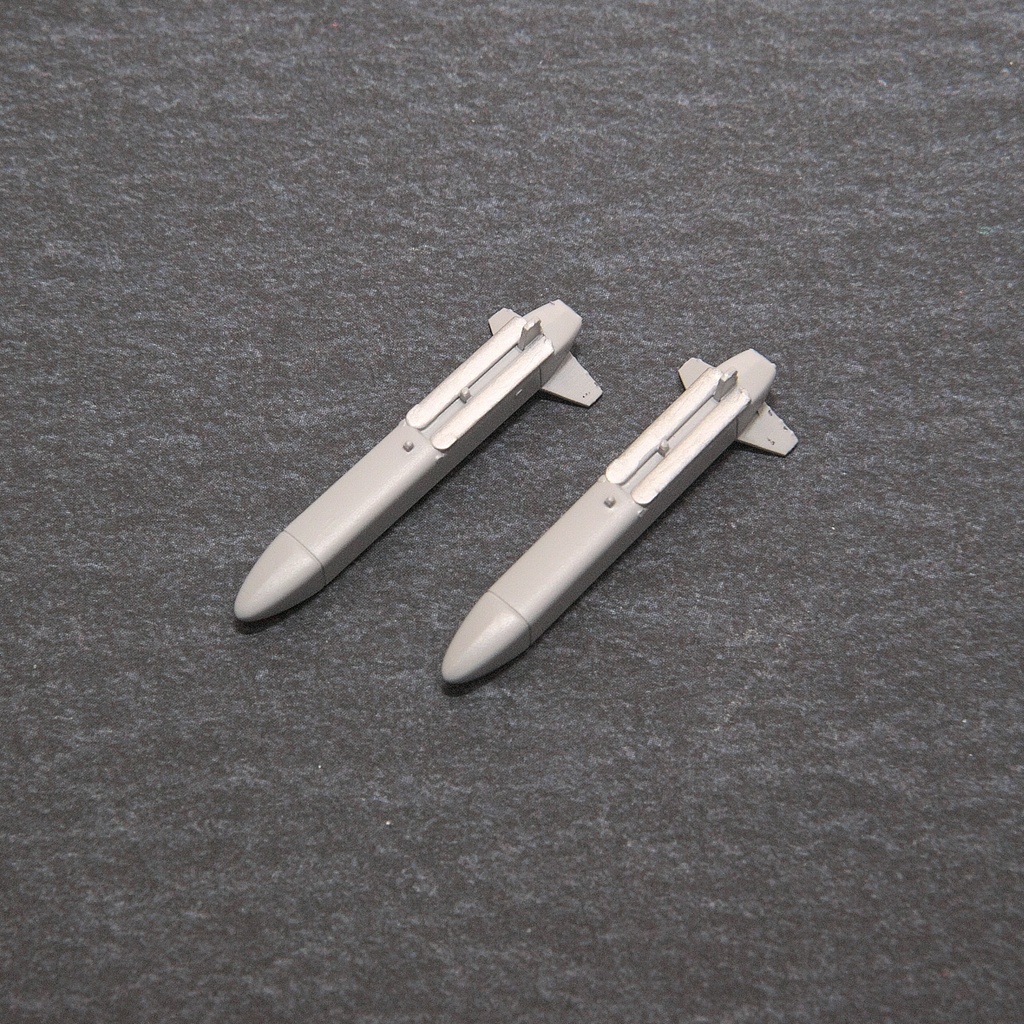 【在庫品】1/72スケール ADM-141A/B TALD 2本（プラスチックモデル用品）