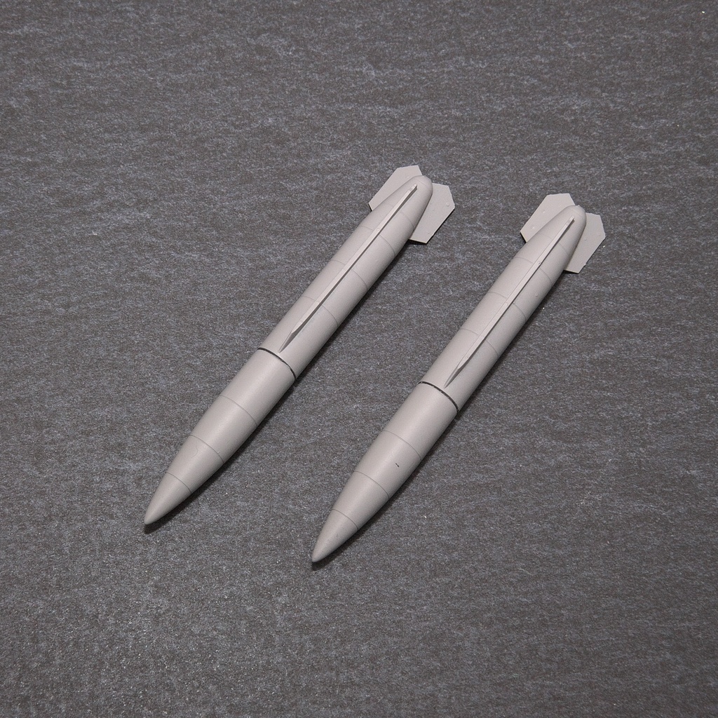 【在庫品】1/72スケール RPL501/502 Mirage2000用1700L増槽 2本（プラスチックモデル用品）