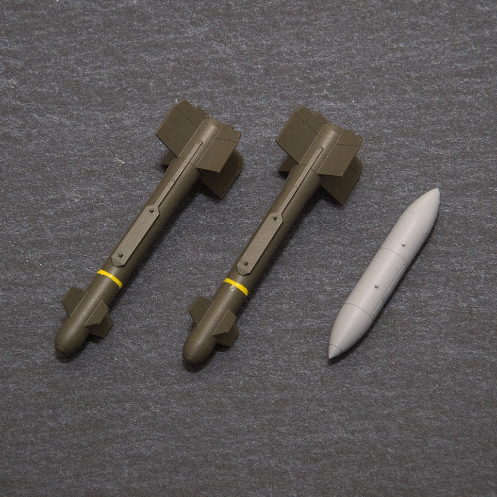 GBU-15(V)31/B 2本 + AN/AXQ-14データリンクポッド（1/72スケール プラスチックモデル用品）