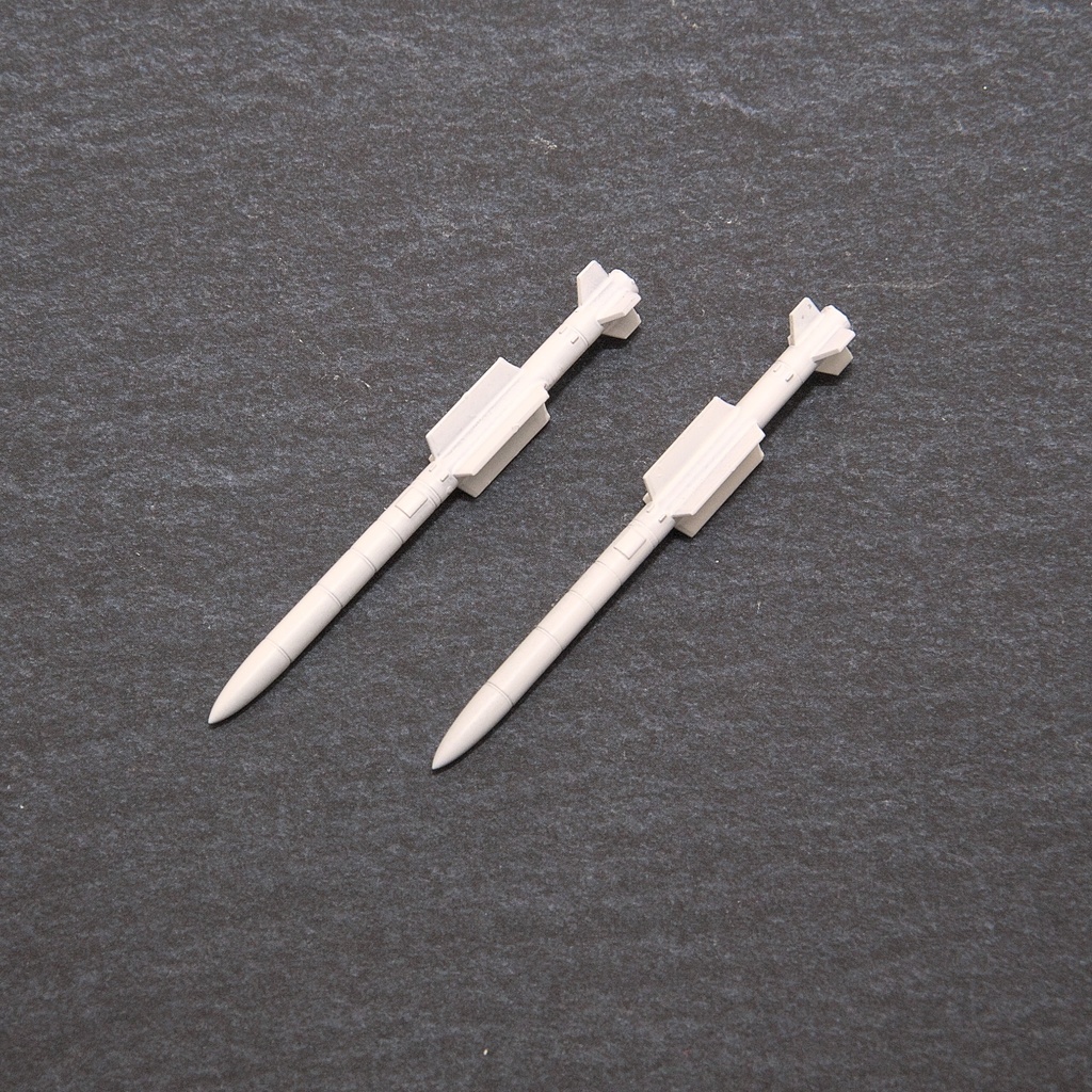 R-77M (AA-12) 2本(1/72スケール プラスチックモデル用品)