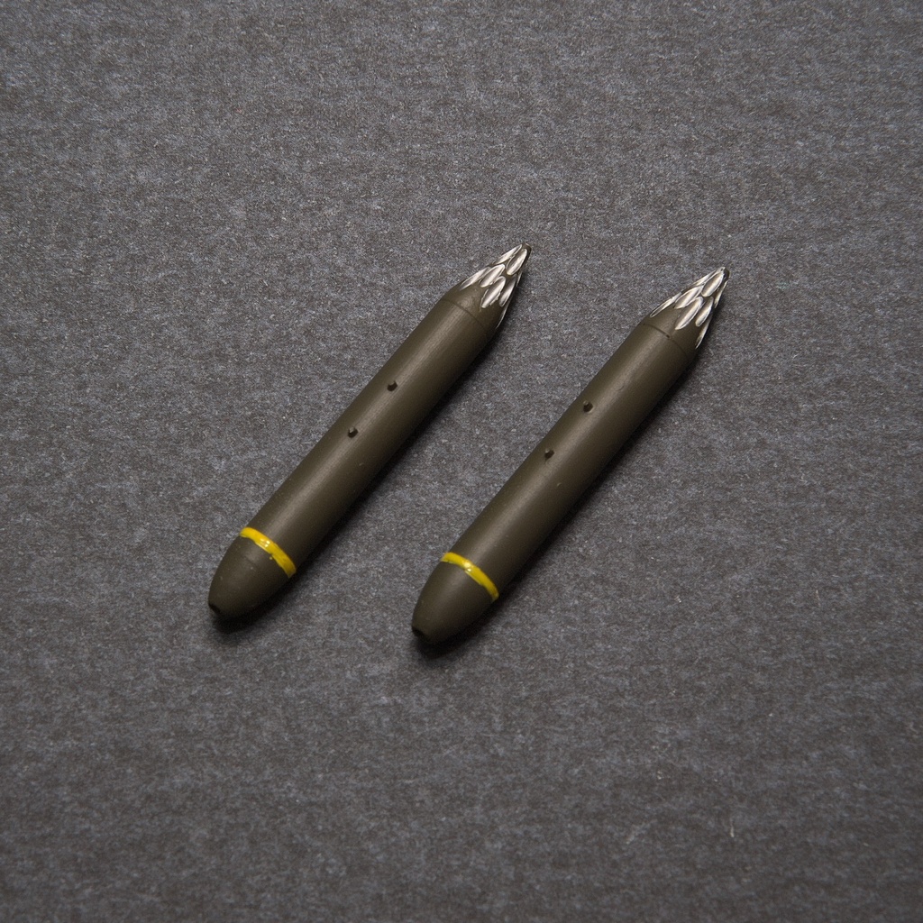 SUU-7 ディスペンサー 2本（1/72スケール プラスチックモデル用品）