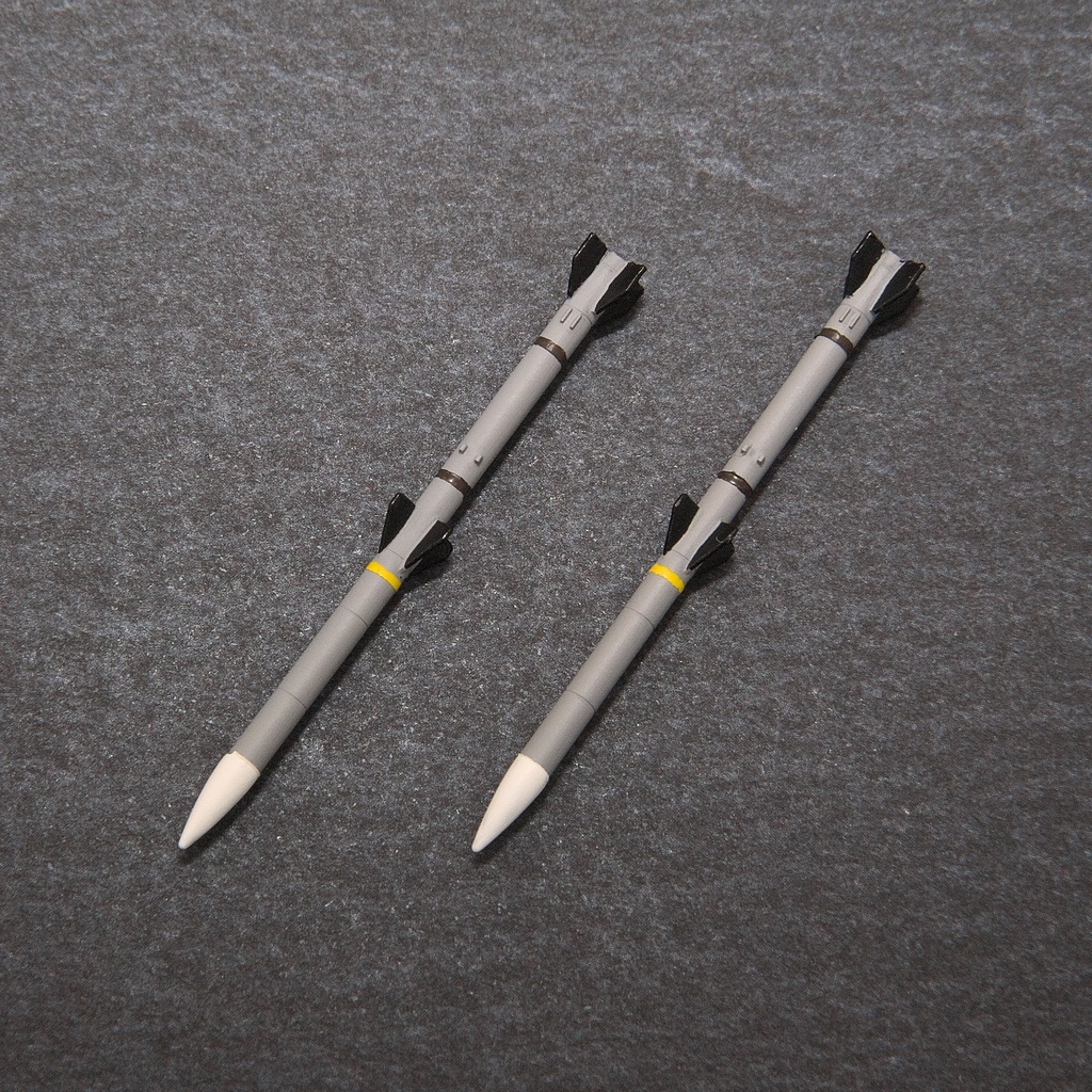 AIM-120C/D AMRAAM（1/72スケール プラスチックモデル用品）