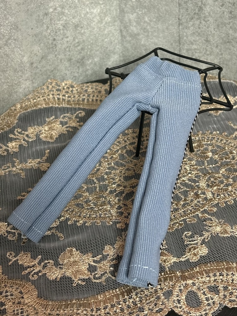 ラインリブパンツ