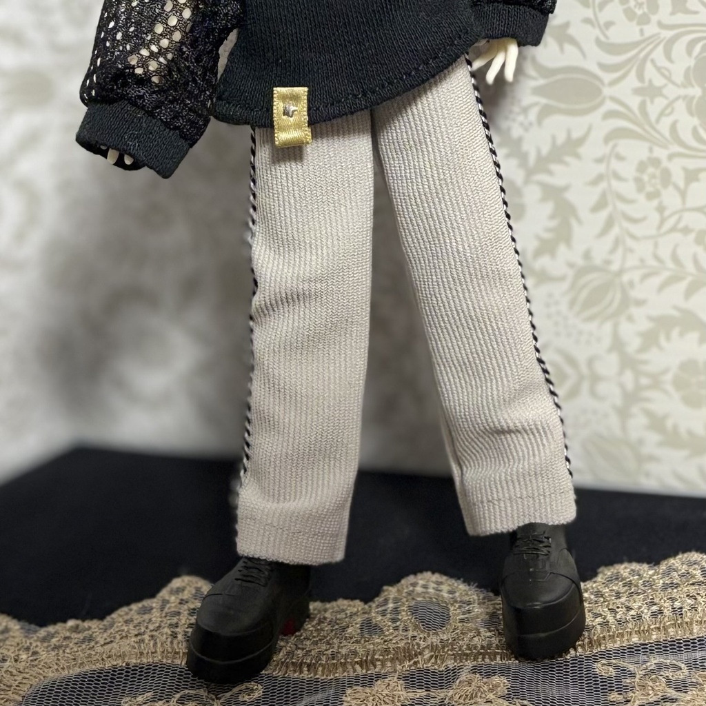 ラインリブパンツ