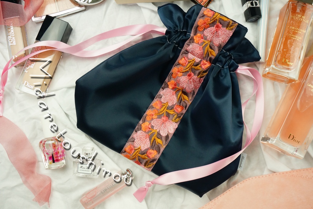 乱藤四郎イメージ【トラベル巾着ポーチ】