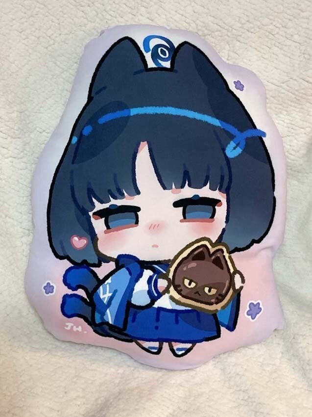 ダイカットクッション「桐生キキョウ」