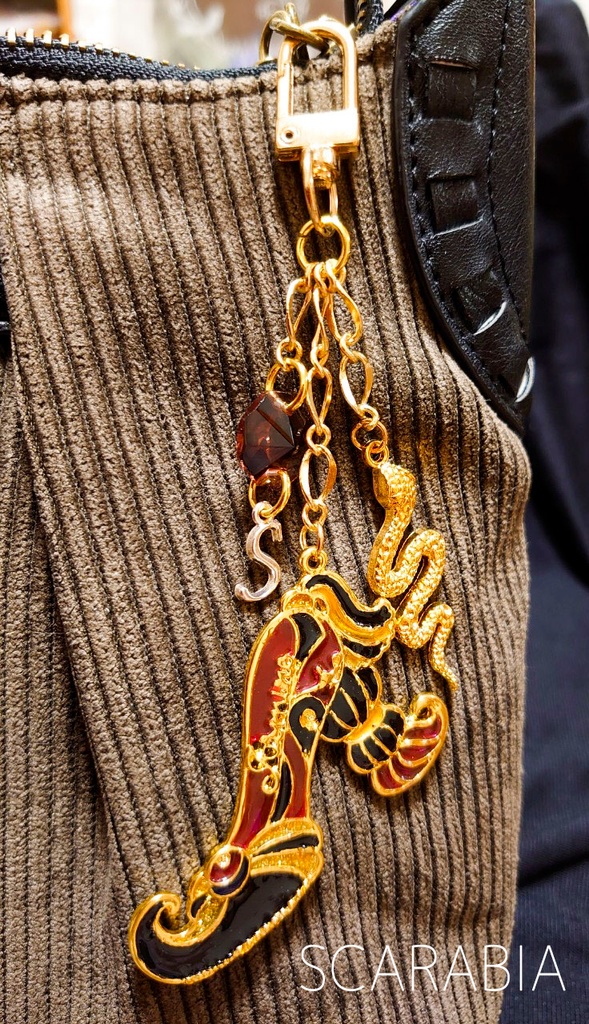 【ツイステッドワンダーランド】寮イメージバッグチャーム【ハーツ・オクタ・スカラビア・ディアソムニア】