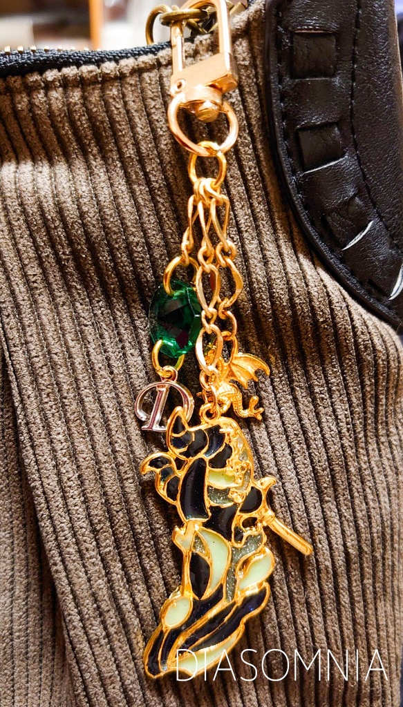 【ツイステッドワンダーランド】寮イメージバッグチャーム【ハーツ・オクタ・スカラビア・ディアソムニア】